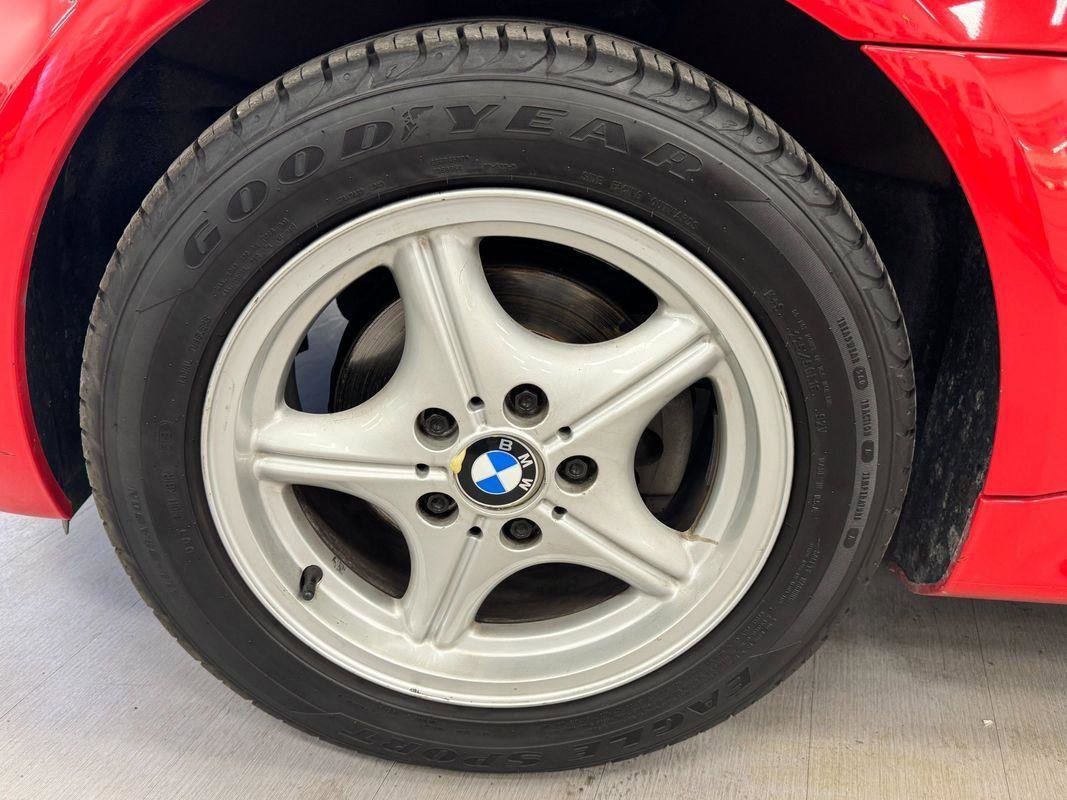 Used 1997 BMW Z3 1.9 RWD image 36