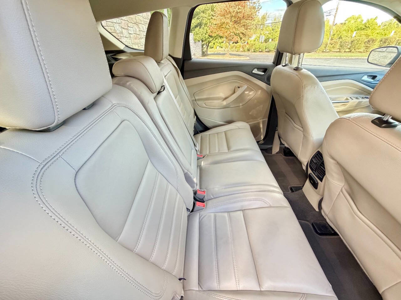 Used 2017 Ford Escape SE w/ SE Leather Comfort Package image 32