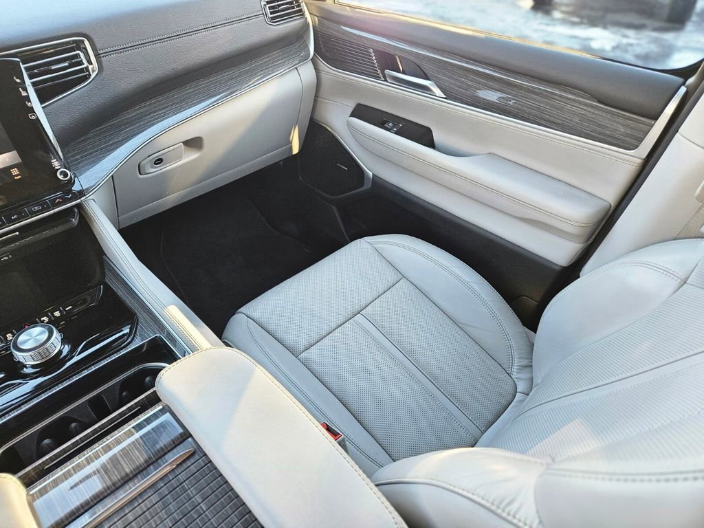 Used 2022 Jeep Wagoneer Series II w/ Flexible Seating Group image 12