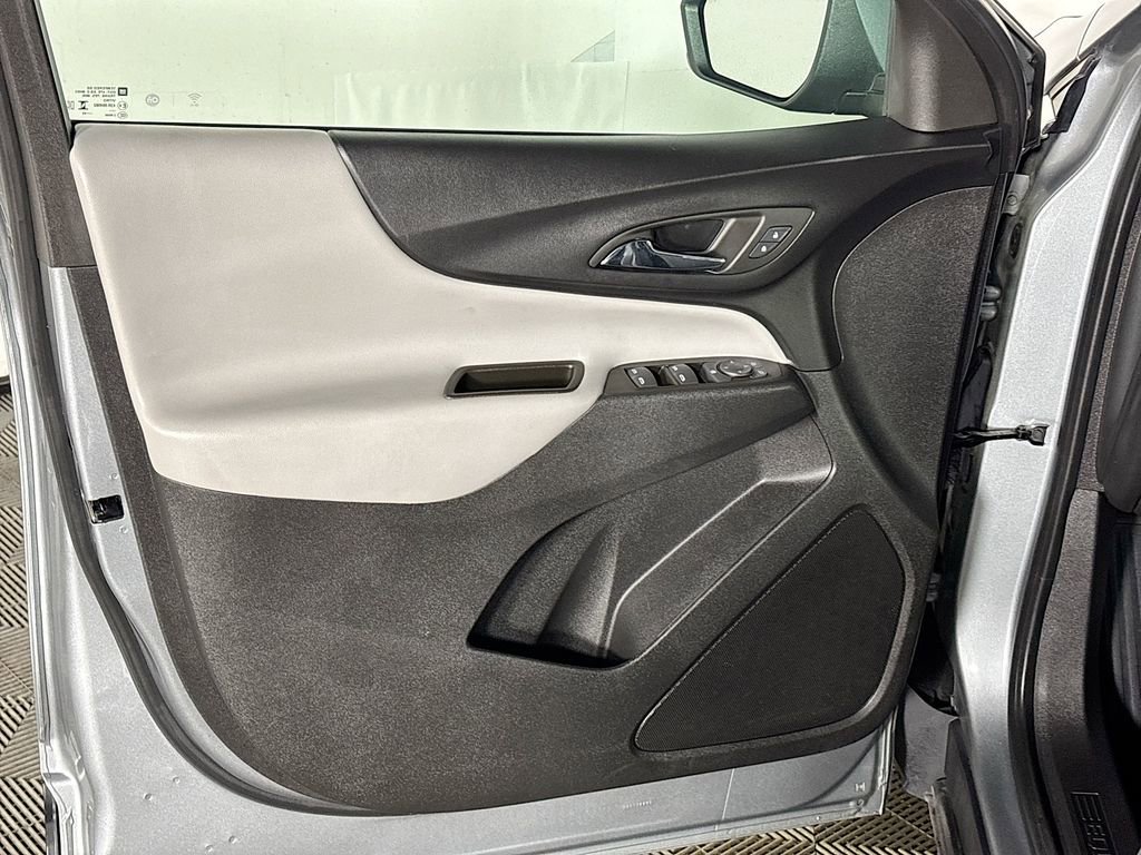 Used 2023 Chevrolet Equinox LT image 10