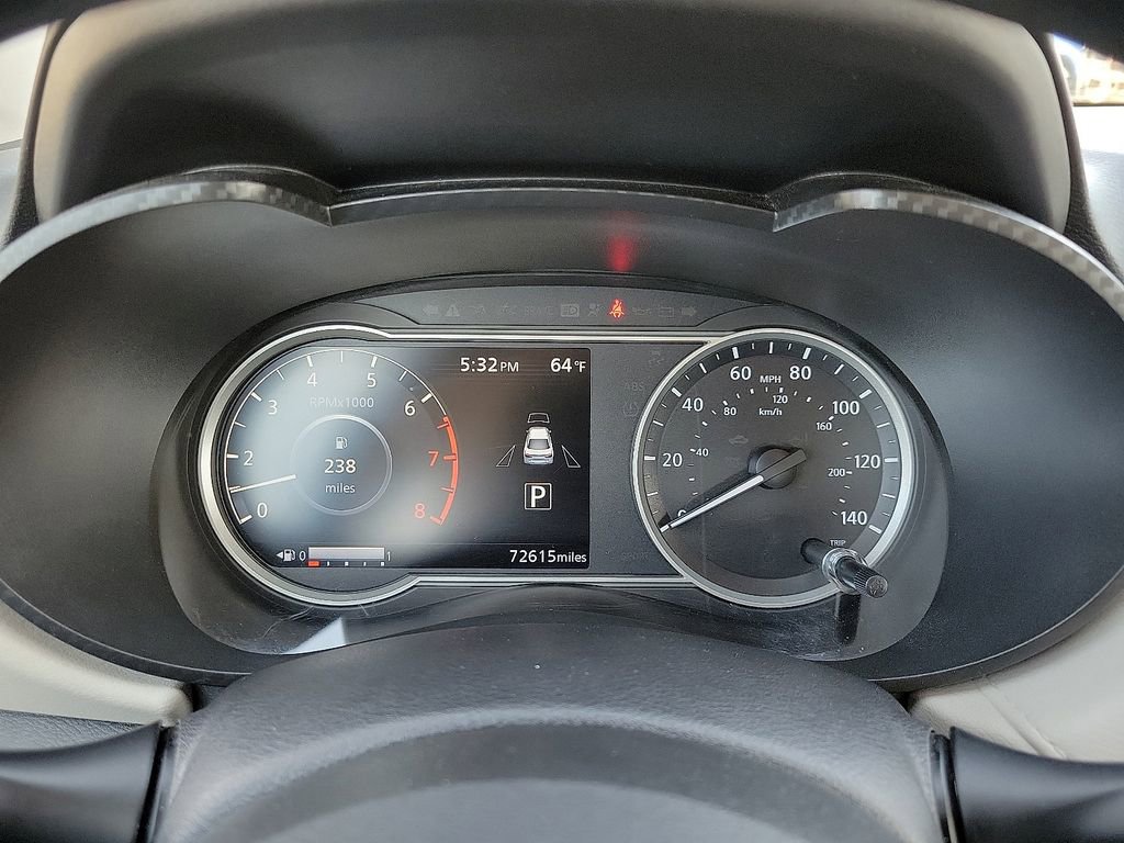 Used 2022 Nissan Versa SV FWD image 23