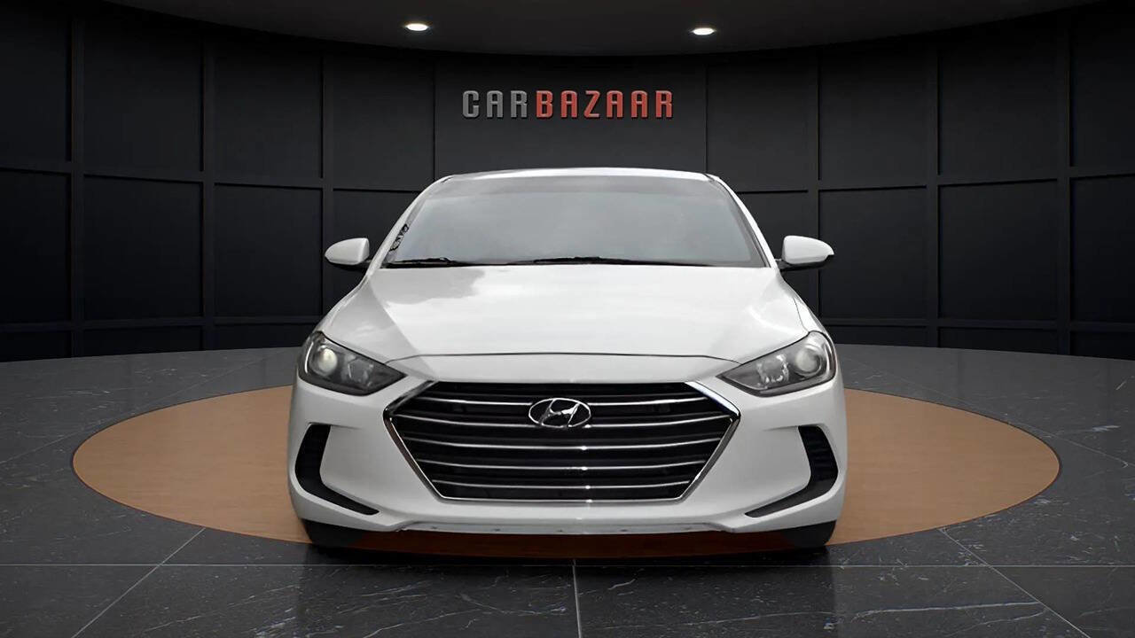Used 2017 Hyundai Elantra SE image 12