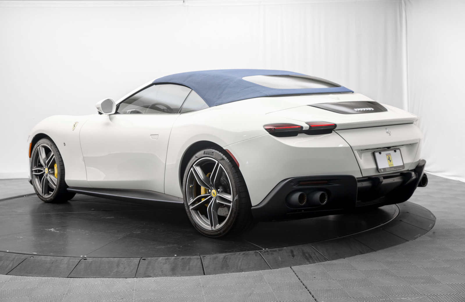 Used 2025 Ferrari Roma Spider RWD image 13