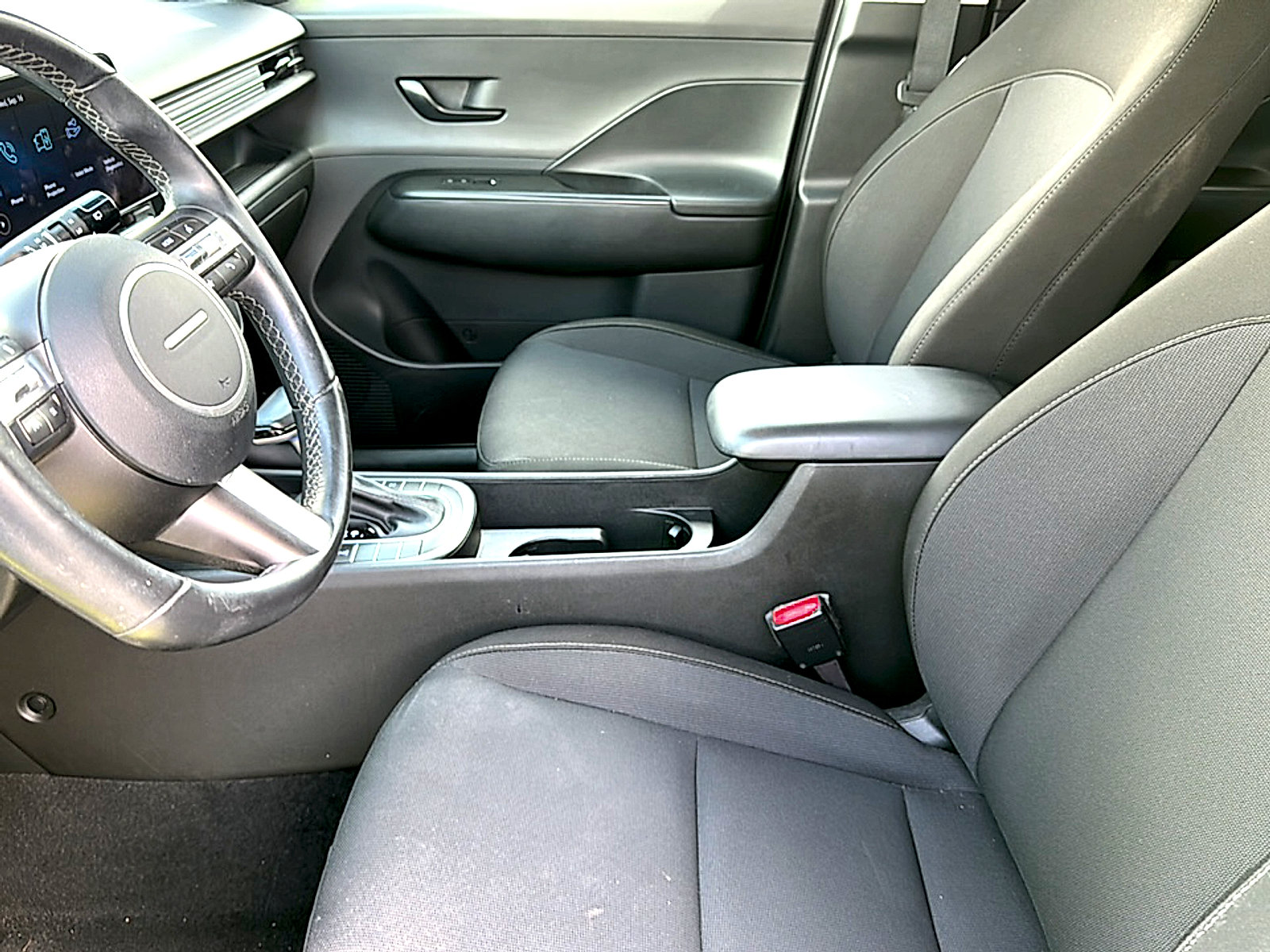 Used 2025 Hyundai Kona SEL AWD/4WD image 13
