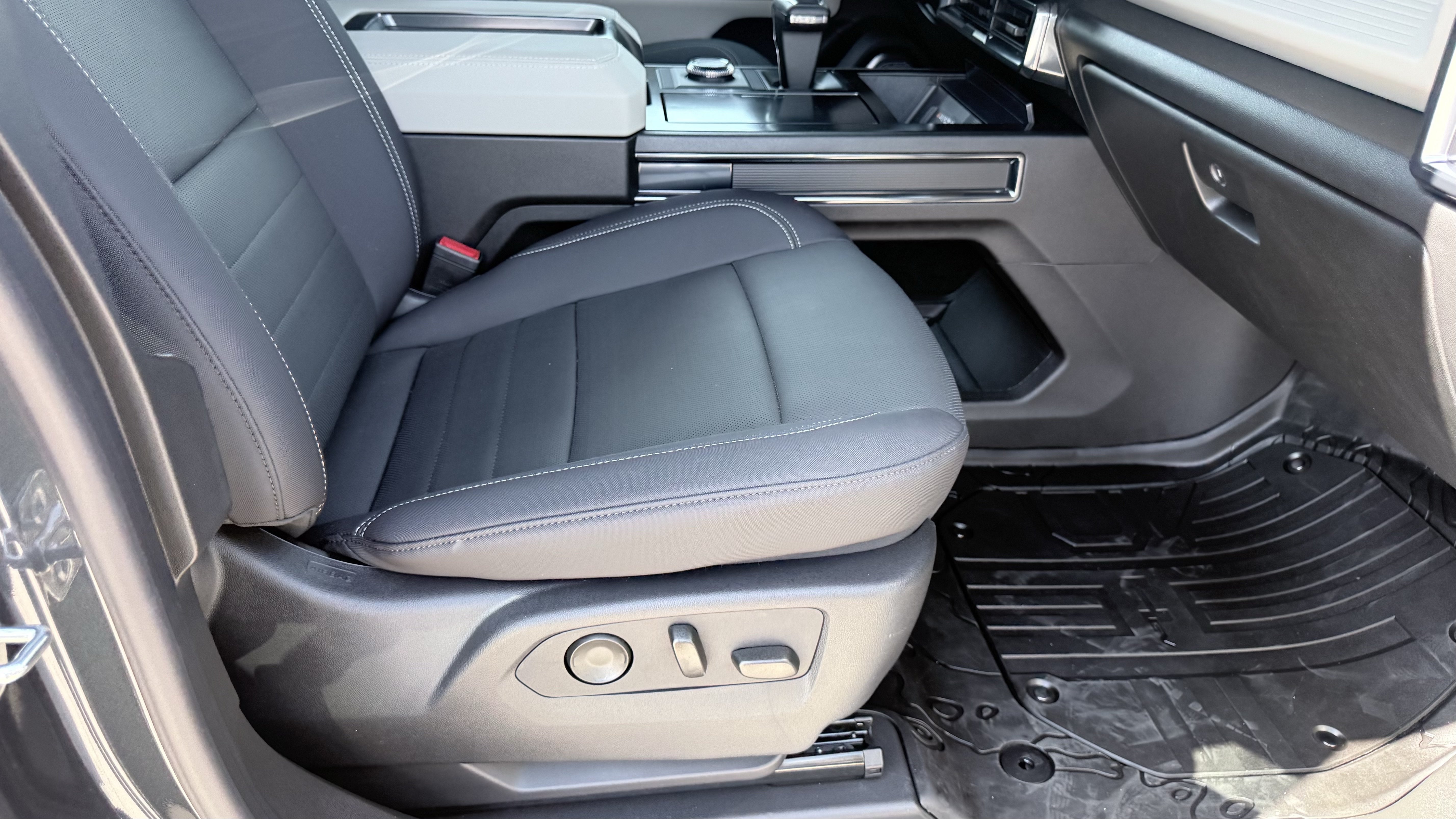 Used 2026 GMC Hummer EV SUV AWD/4WD image 43