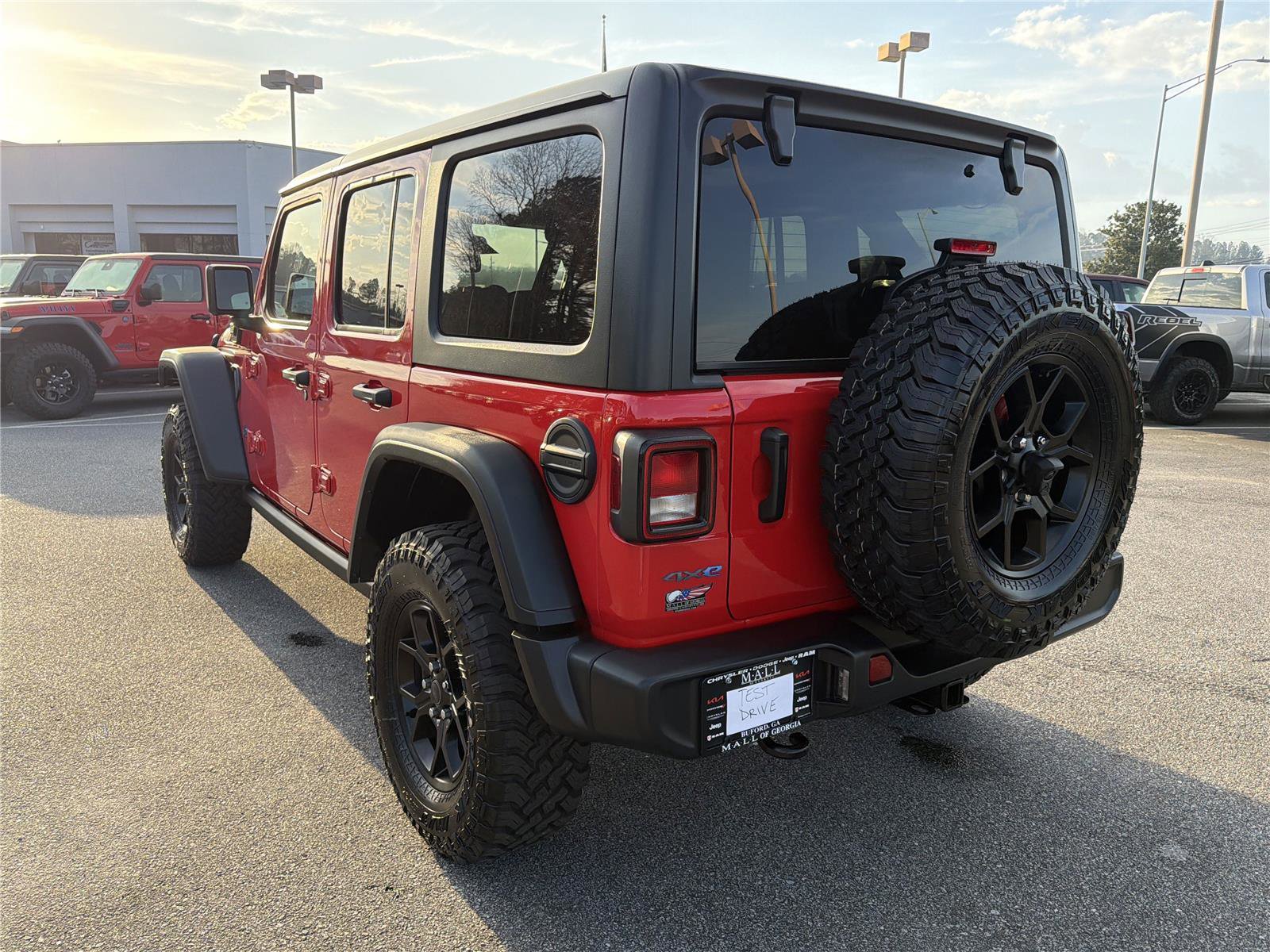 Used 2025 Jeep Wrangler Willys image 7