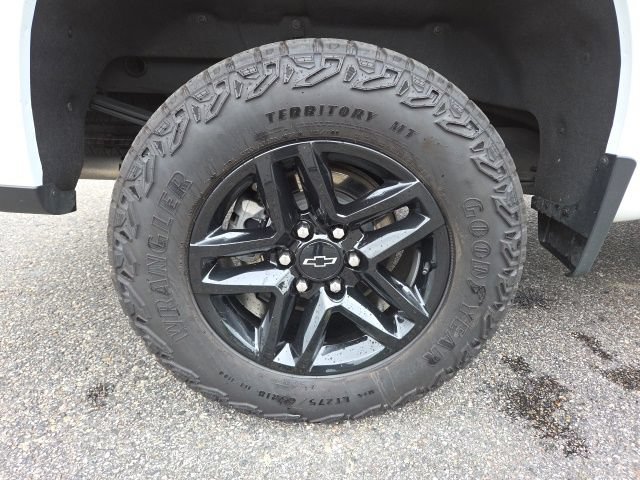 Used 2025 Chevrolet Silverado 1500 LT Trail Boss w/ Convenience Package II AWD/4WD image 79