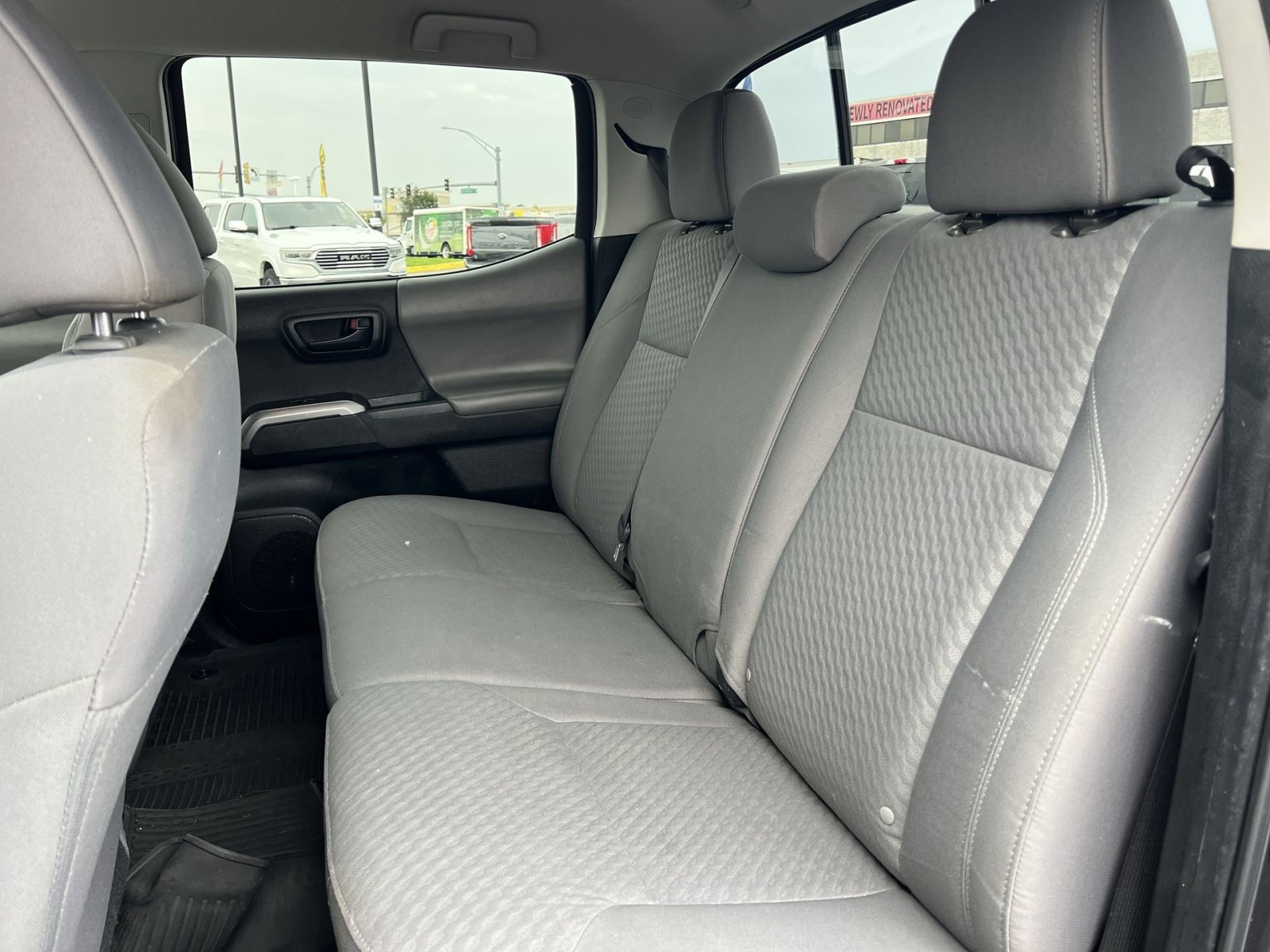 Used 2022 Toyota Tacoma SR5 w/ Technology Package AWD/4WD image 21