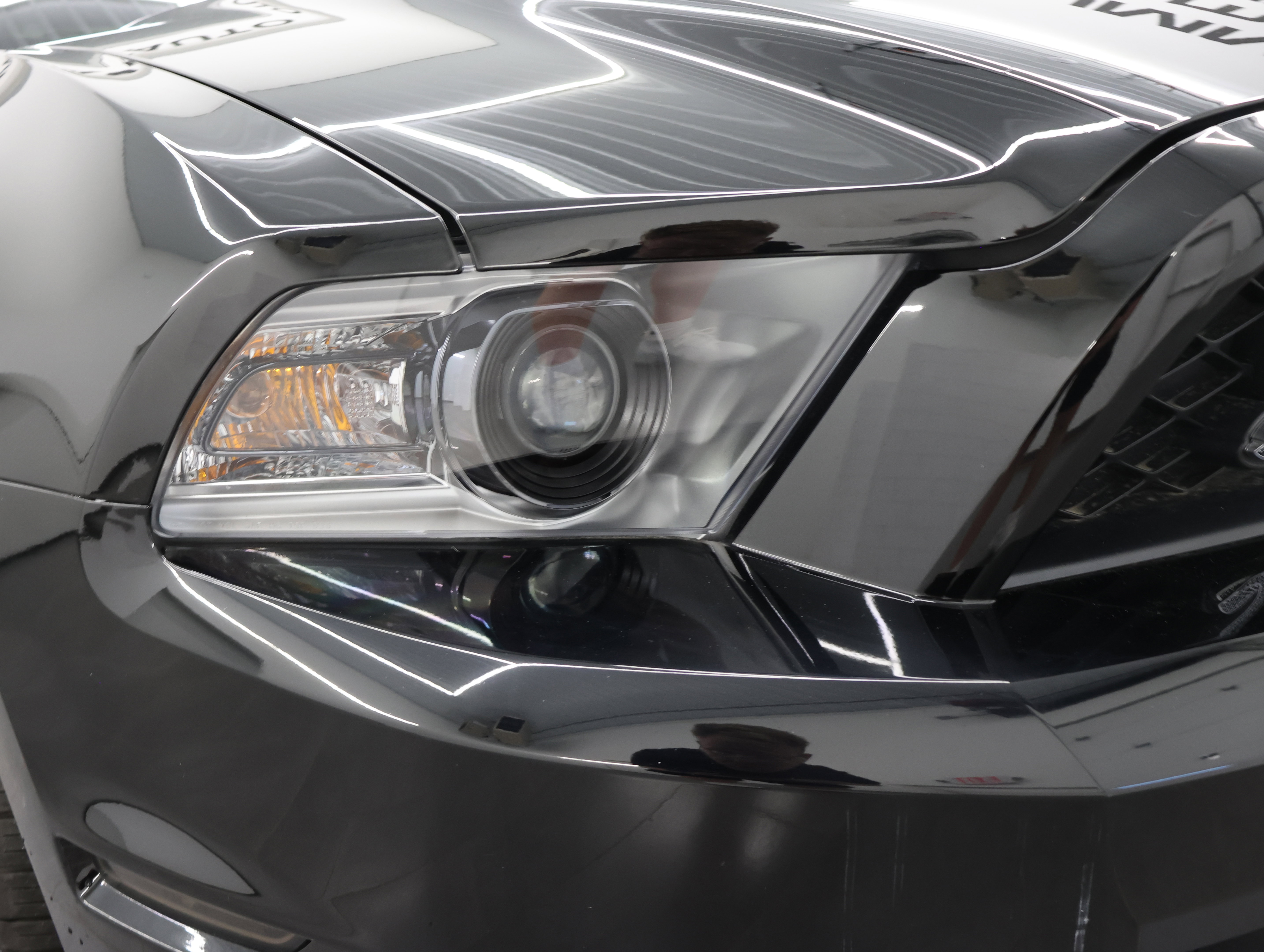 Used 2011 Ford Mustang Shelby GT500 w/ SVT Performance Pkg RWD image 31