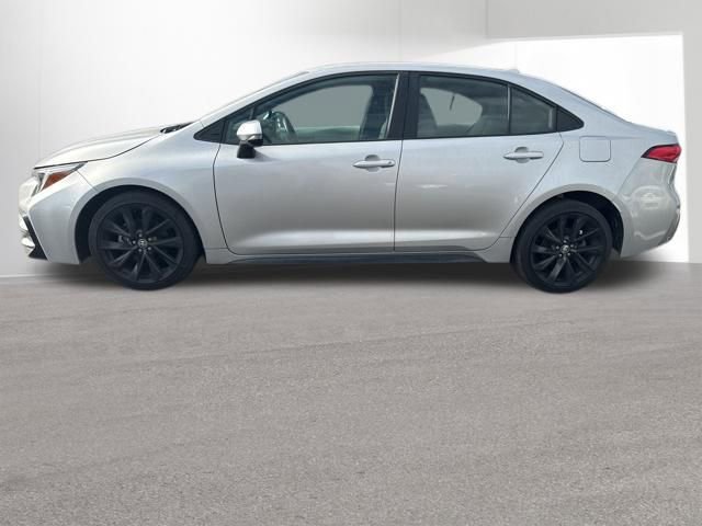 Used 2024 Toyota Corolla SE FWD image 2