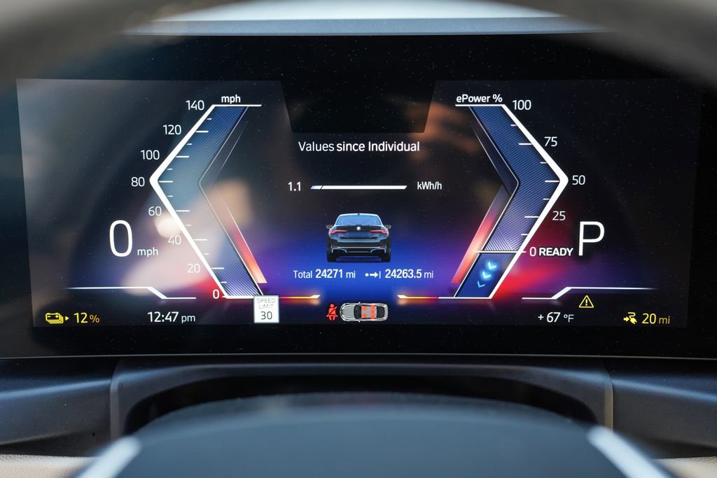 Used 2023 BMW i4 eDrive40 image 27