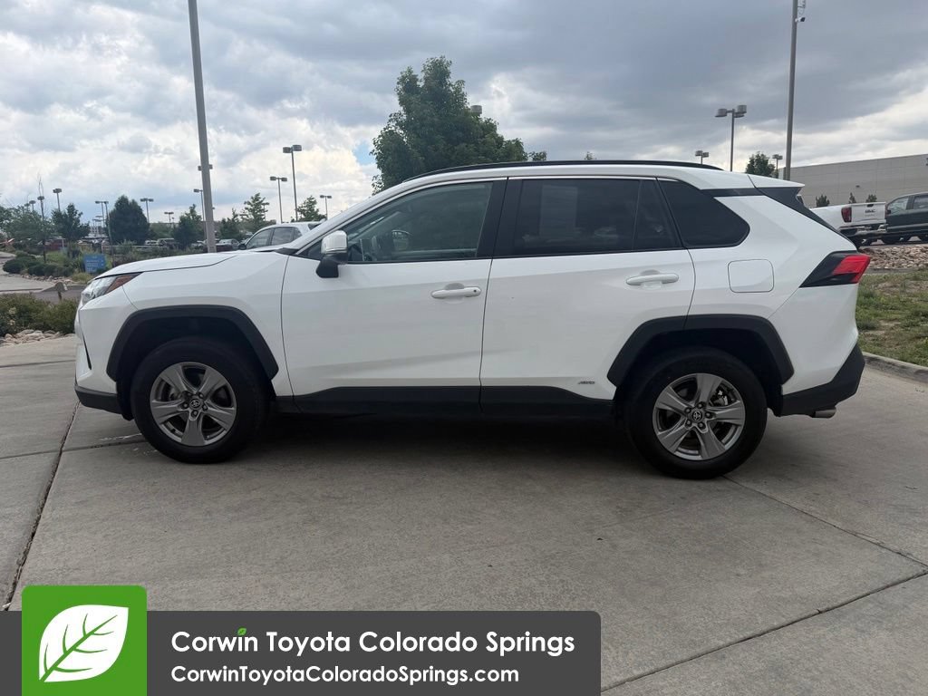 Used 2025 Toyota RAV4 XLE AWD/4WD image 4