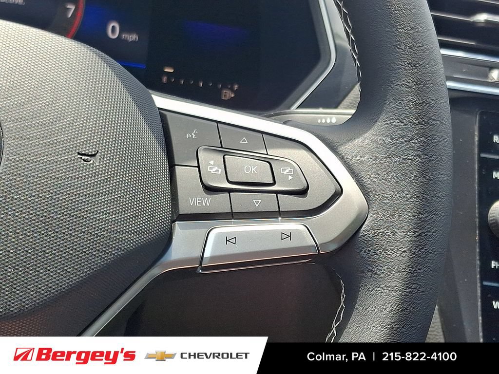 Used 2022 Volkswagen Tiguan SE AWD/4WD image 25