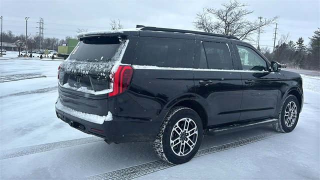 Used 2025 Ford Expedition Active image 30
