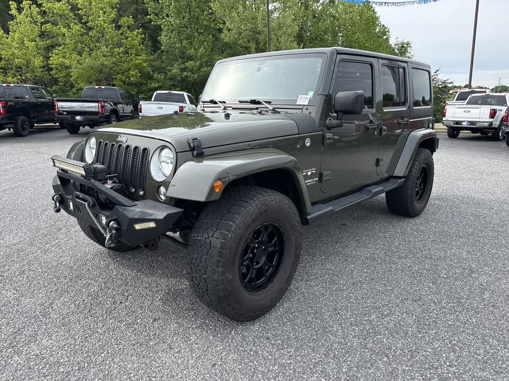 Used 2016 Jeep Wrangler Unlimited Sahara w/ Dual Top Group AWD/4WD image 3