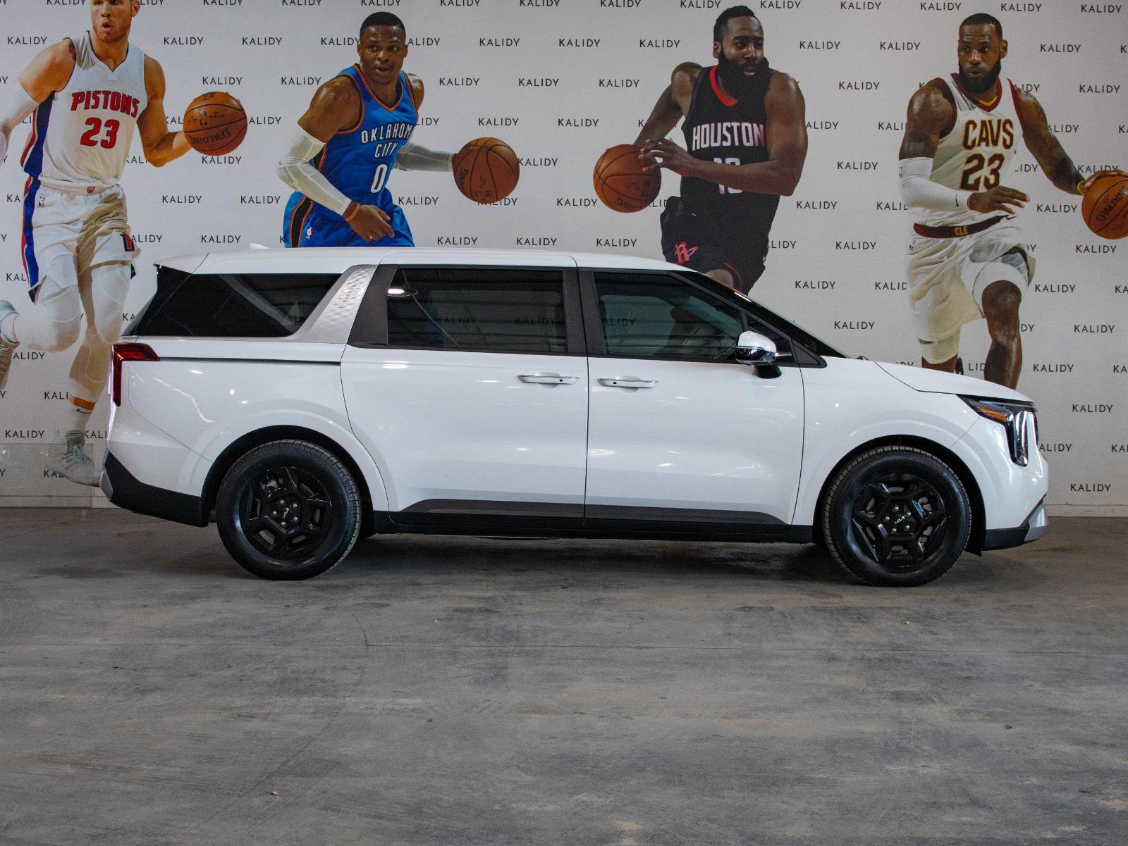 Used 2025 Kia Carnival image 18