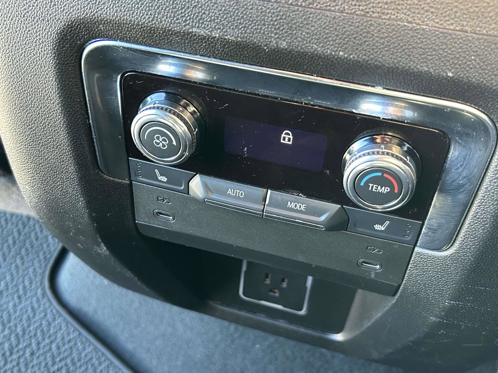 Used 2025 GMC Yukon Denali image 15