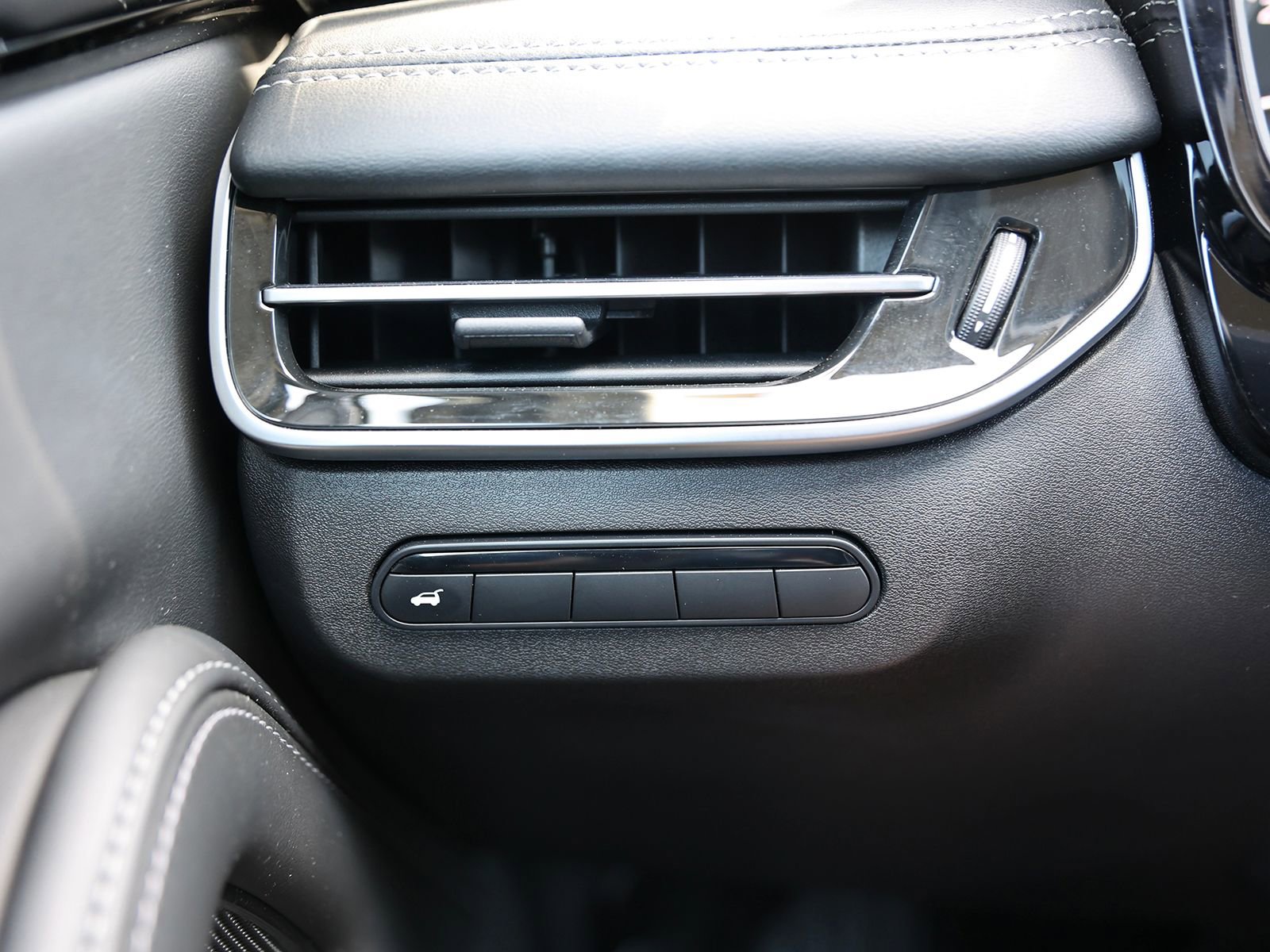 Used 2023 INFINITI QX60 Pure AWD/4WD image 36
