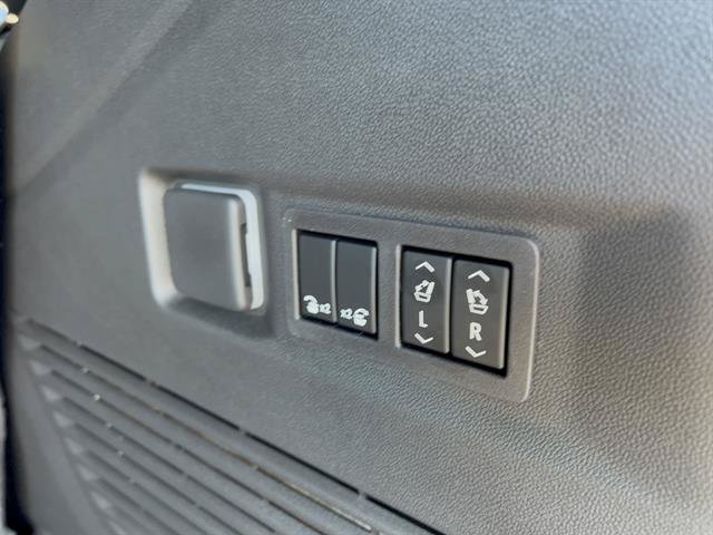 New 2026 GMC Yukon AT4 w/ AT4 Premium Plus Package AWD/4WD image 18