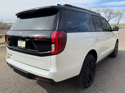 New 2026 Ford Expedition Platinum image 6