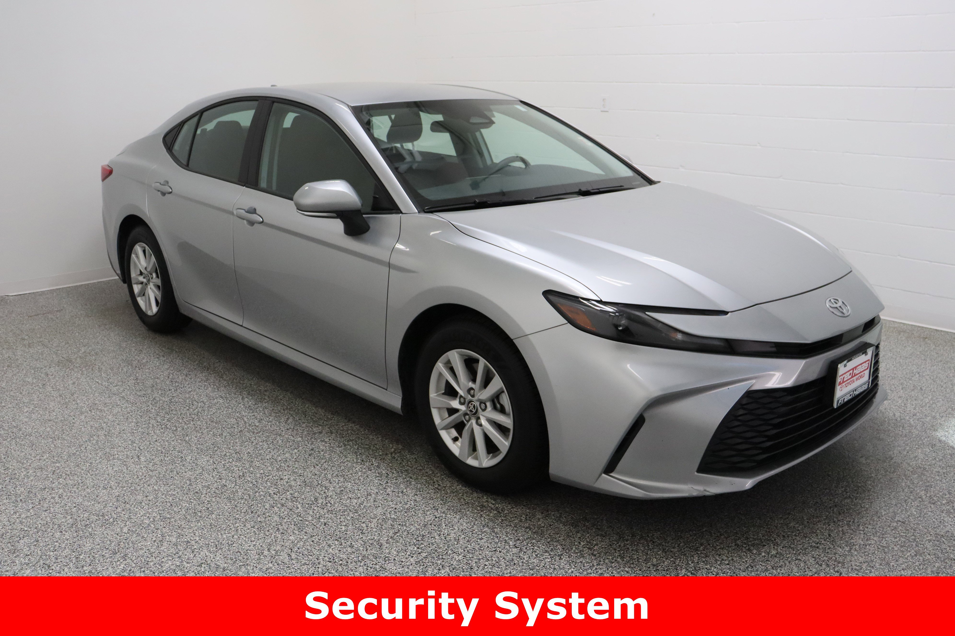 Certified 2025 Toyota Camry LE image 4