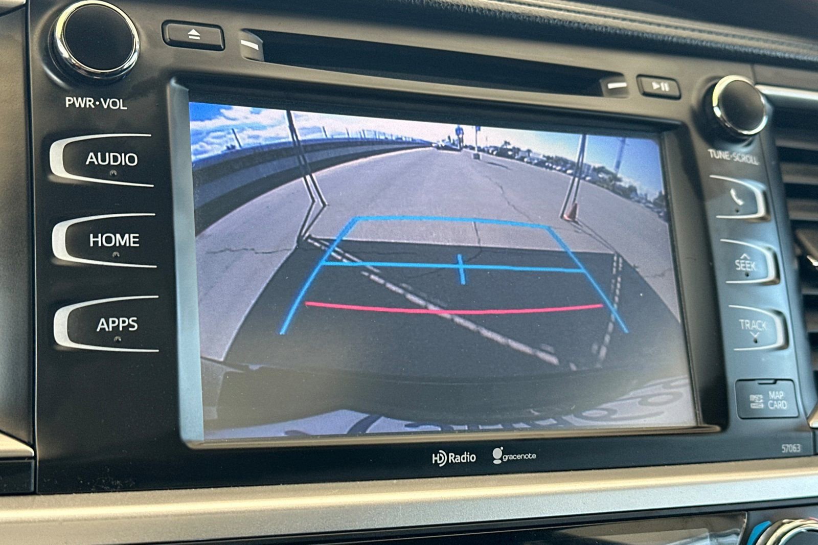 Used 2015 Toyota Highlander XLE FWD image 20