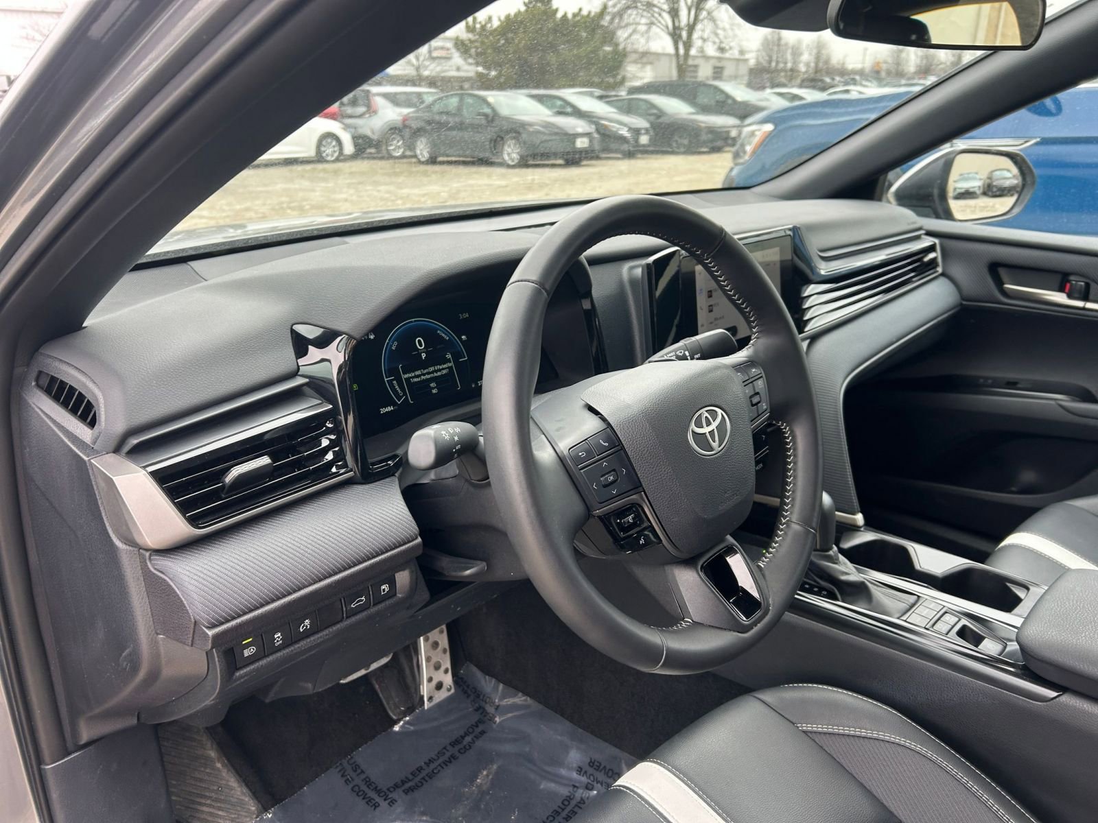 Used 2025 Toyota Camry SE FWD image 35