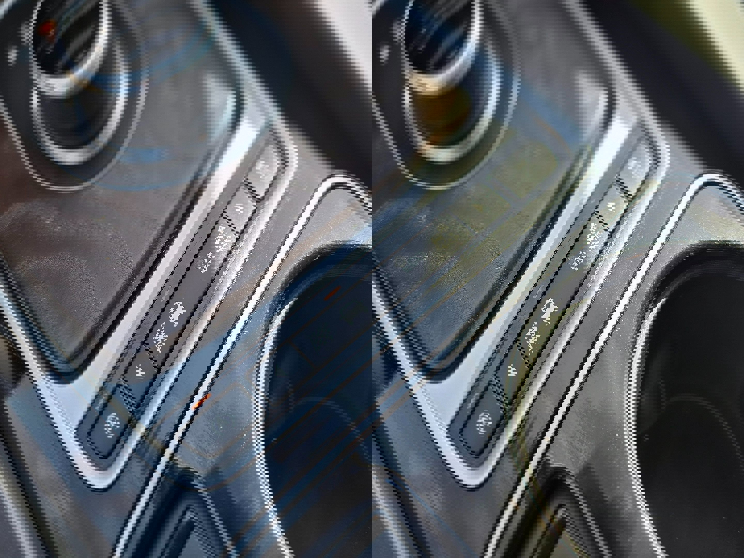 Used 2017 Jaguar F-PACE R-Sport AWD/4WD image 40