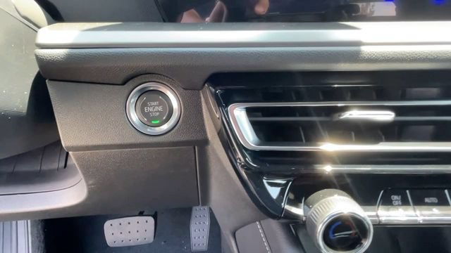 New 2026 Chevrolet Traverse LT w/ LPO, Floor Liner Package FWD image 18