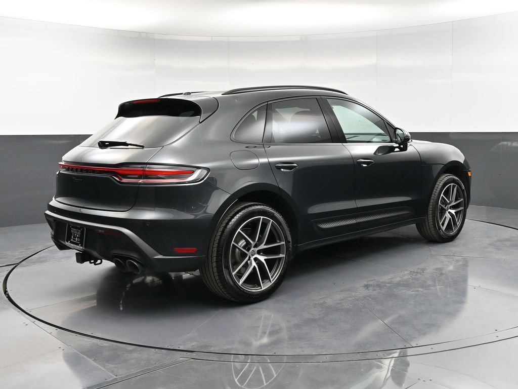 Certified 2025 Porsche Macan image 8