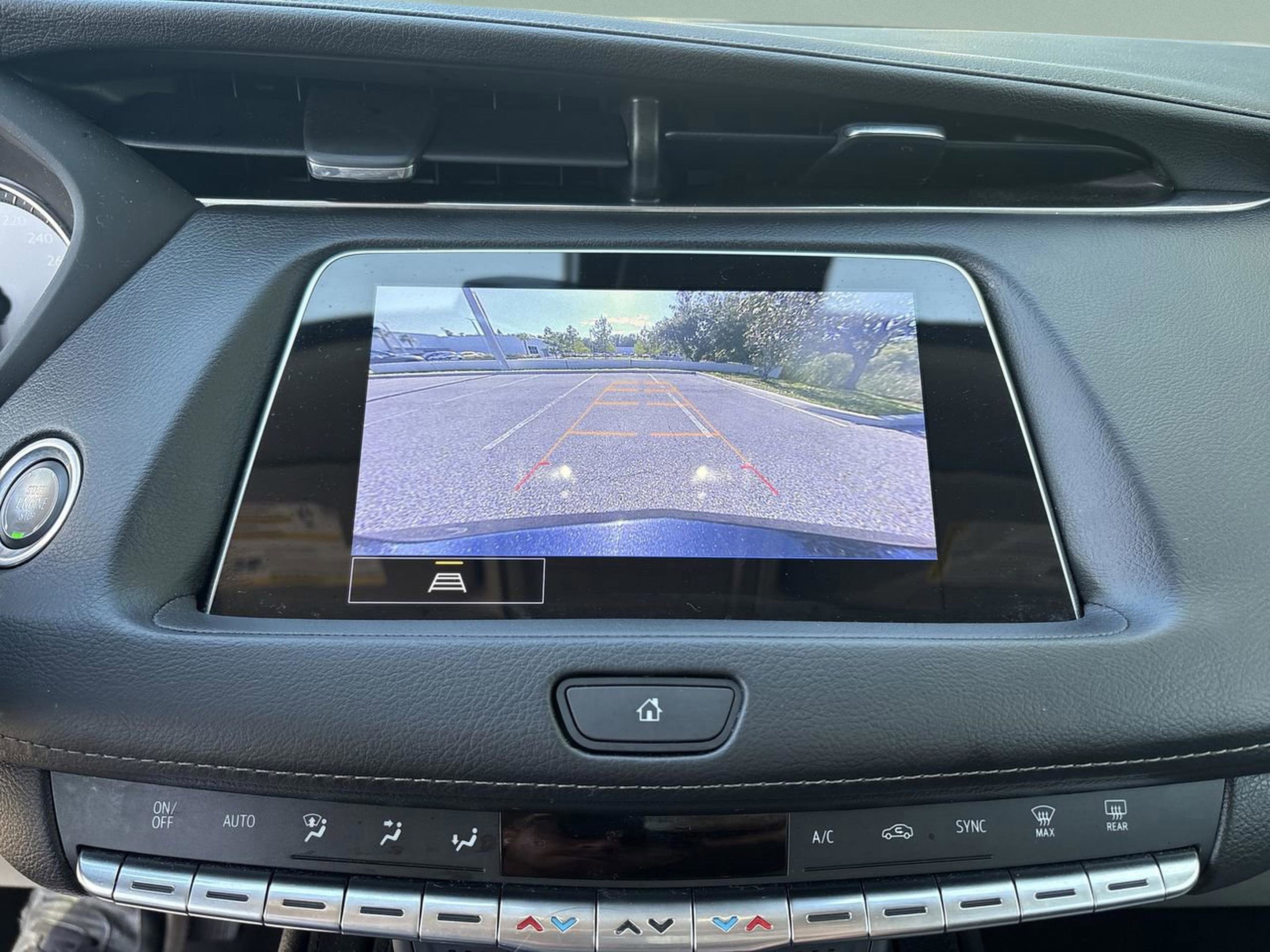 Used 2022 Cadillac XT4 Luxury AWD/4WD image 24