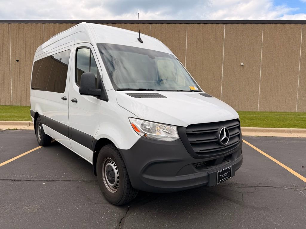 Used 2024 Mercedes-Benz Sprinter 2500 image 2
