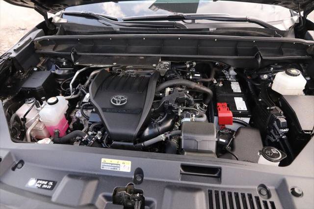 Certified 2024 Toyota Highlander LE AWD/4WD image 28