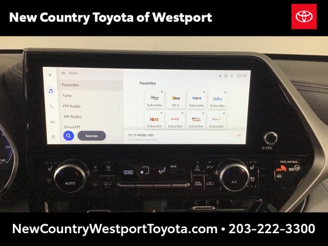 Used 2023 Toyota Highlander Limited image 16