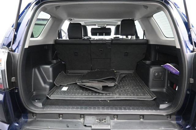Used 2023 Toyota 4Runner SR5 Premium w/ Moonroof Package AWD/4WD image 32