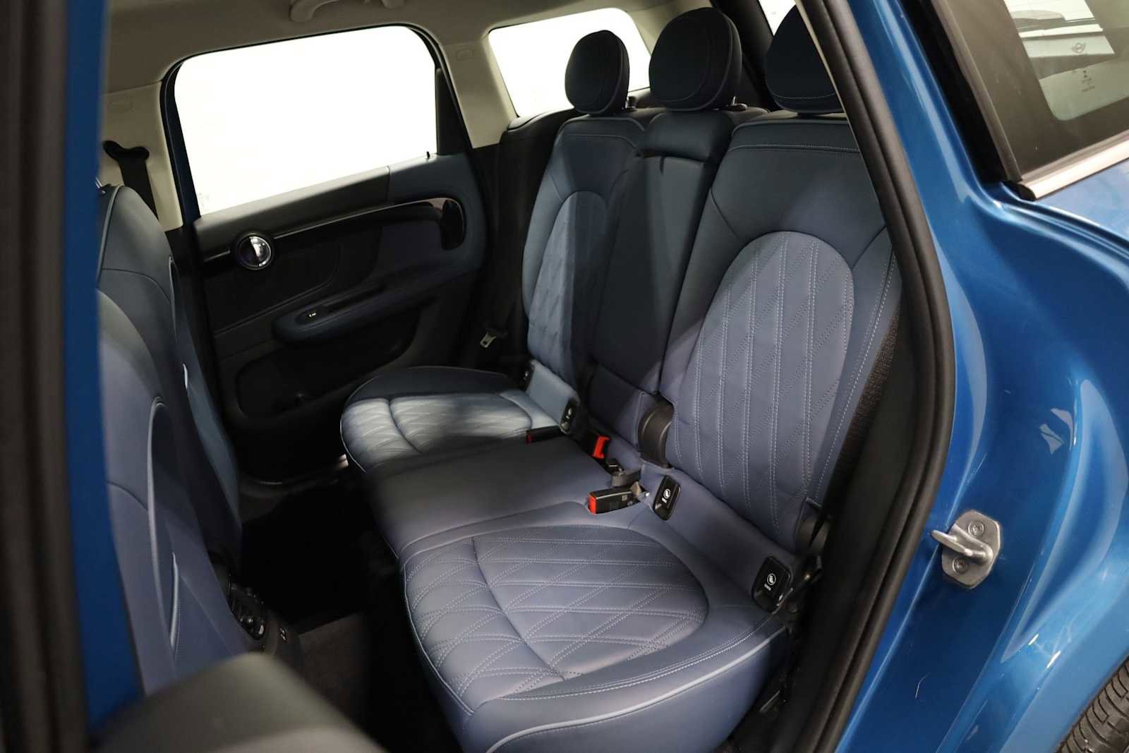 Used 2023 MINI Cooper Countryman S w/ Signature Upholstery Package image 34