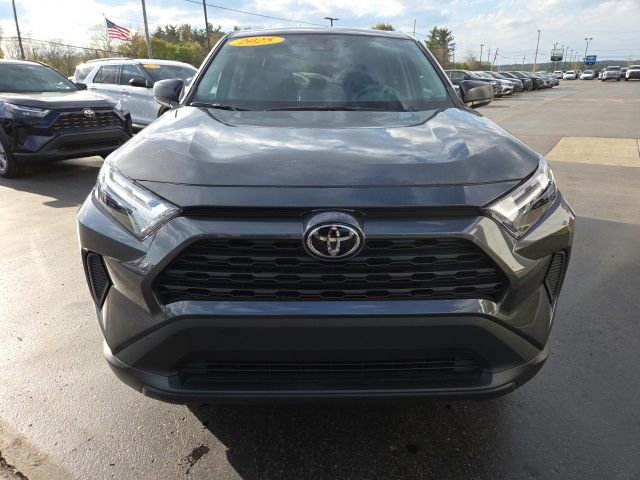 Used 2025 Toyota RAV4 LE AWD/4WD image 2