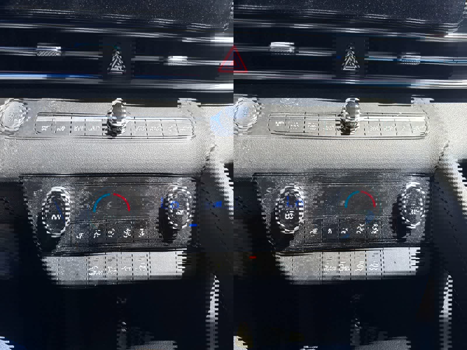 Used 2024 Hyundai Elantra SEL FWD image 22