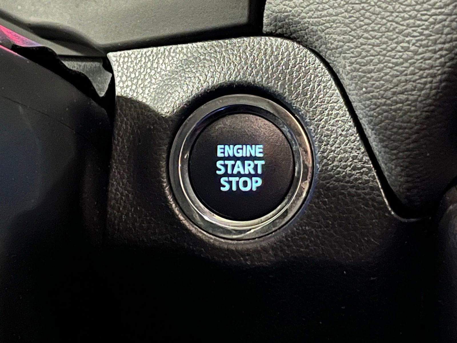 Used 2022 Toyota RAV4 XLE w/ Convenience Package AWD/4WD image 25