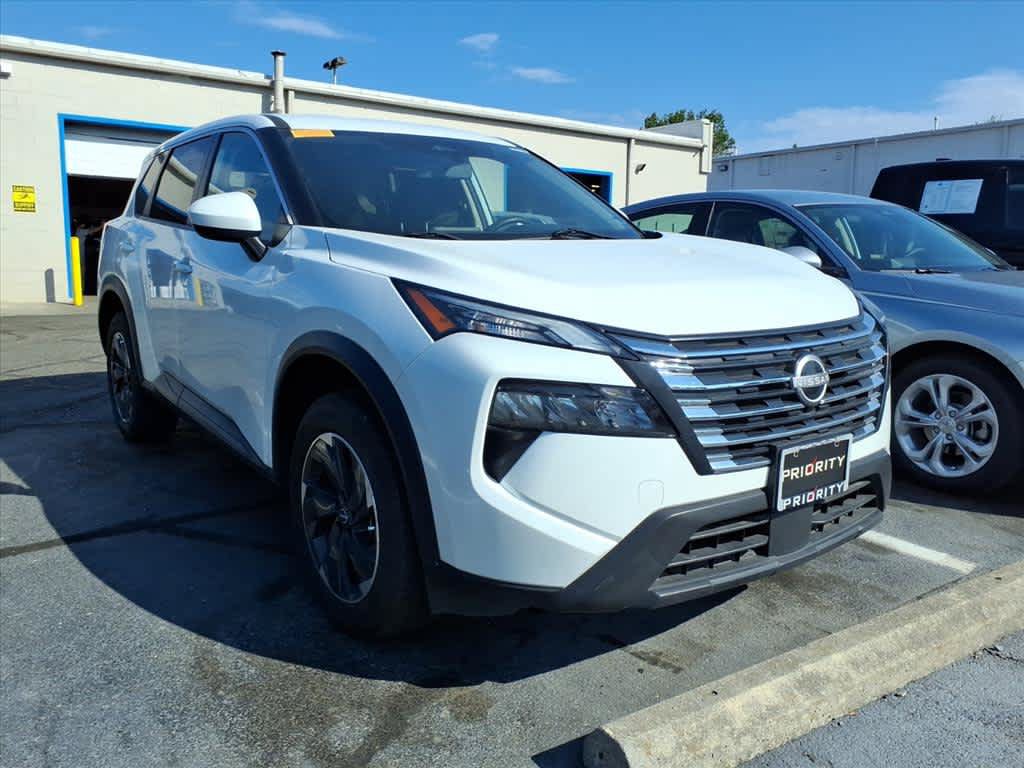Used 2024 Nissan Rogue SV AWD/4WD image 12