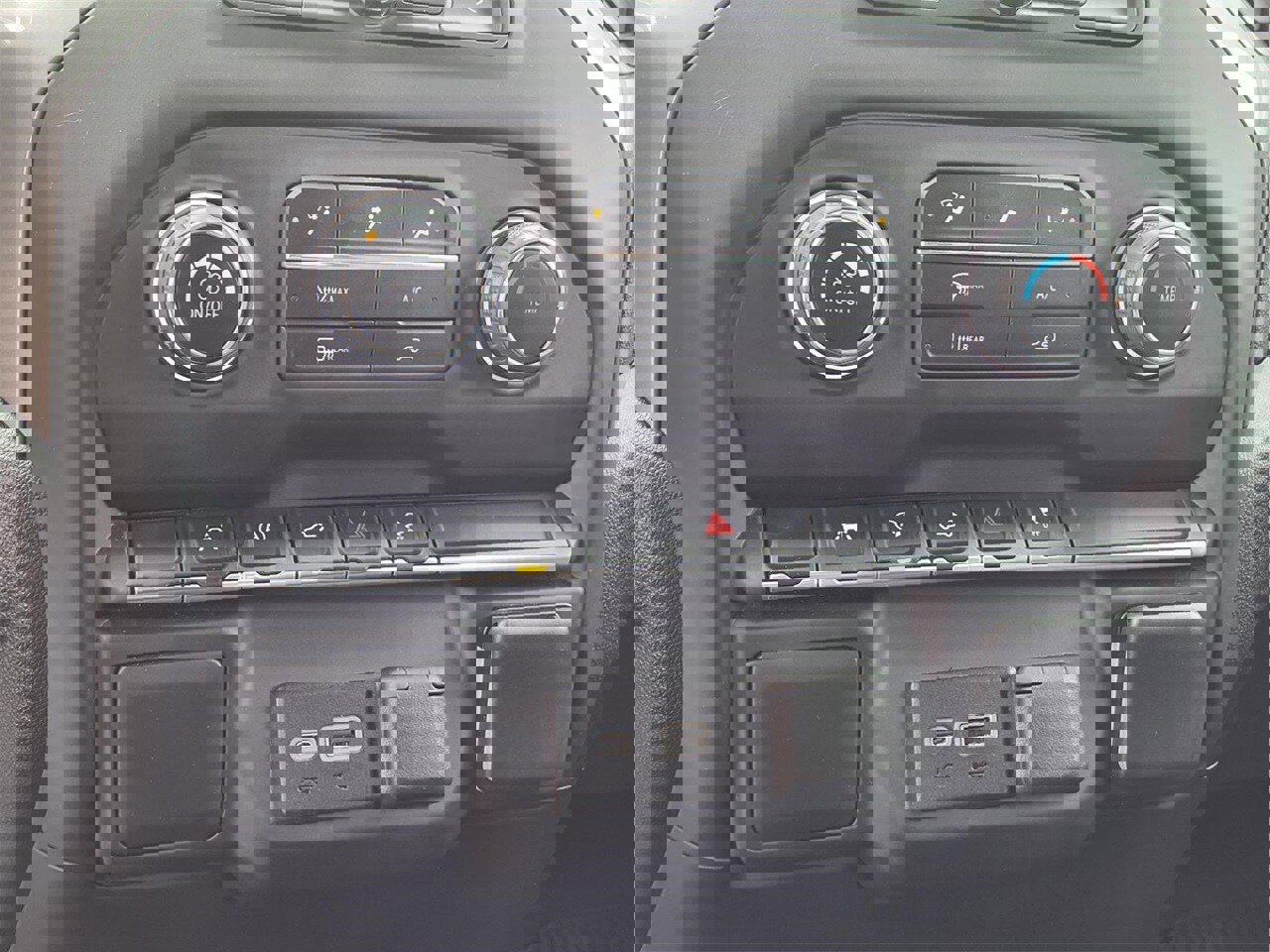 Used 2024 Chevrolet Silverado 1500 Custom image 20