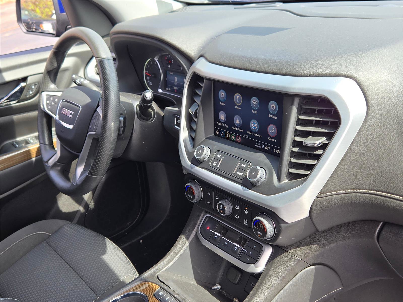 Used 2023 GMC Acadia SLE AWD/4WD image 4