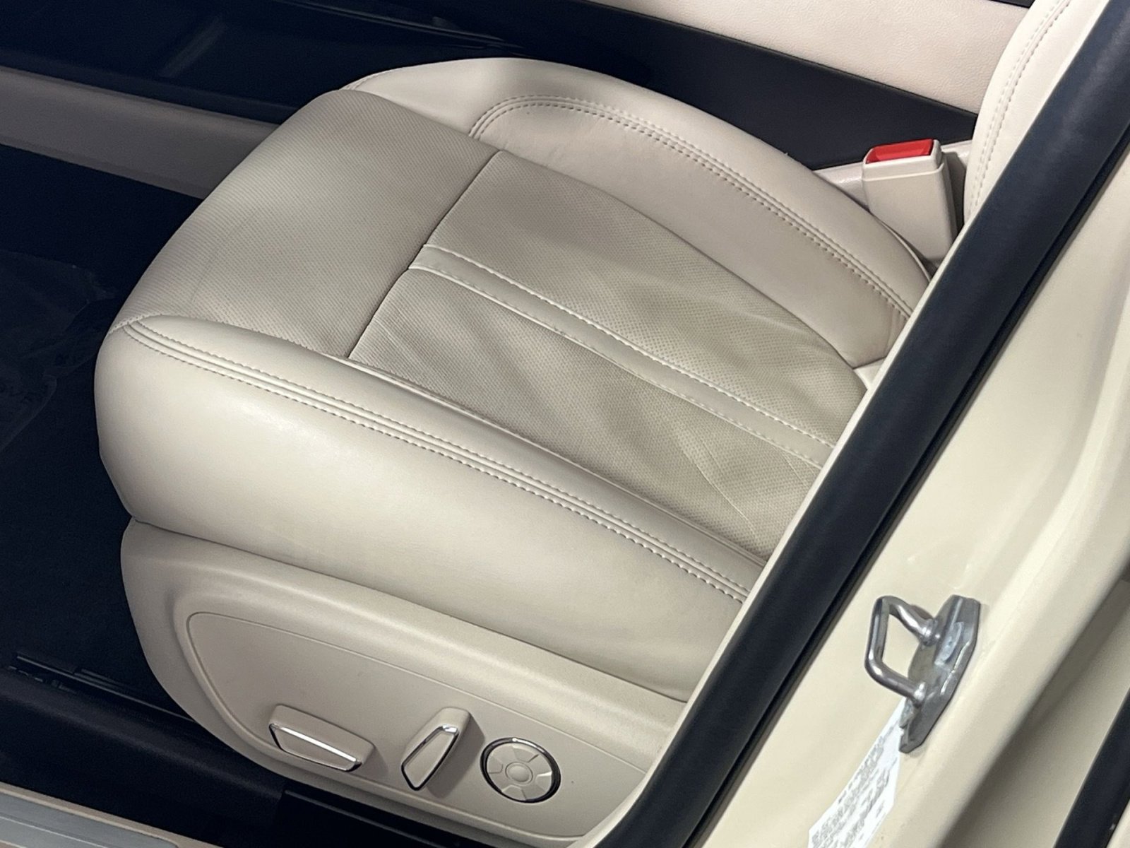 Used 2018 Lincoln MKZ Reserve w/ Technology Package FWD image 15