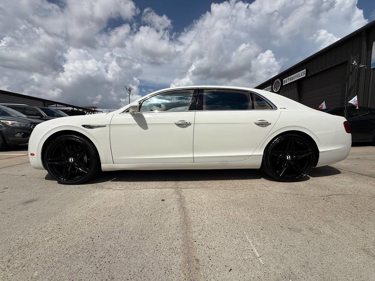 Used 2015 Bentley Flying Spur W12 image 2