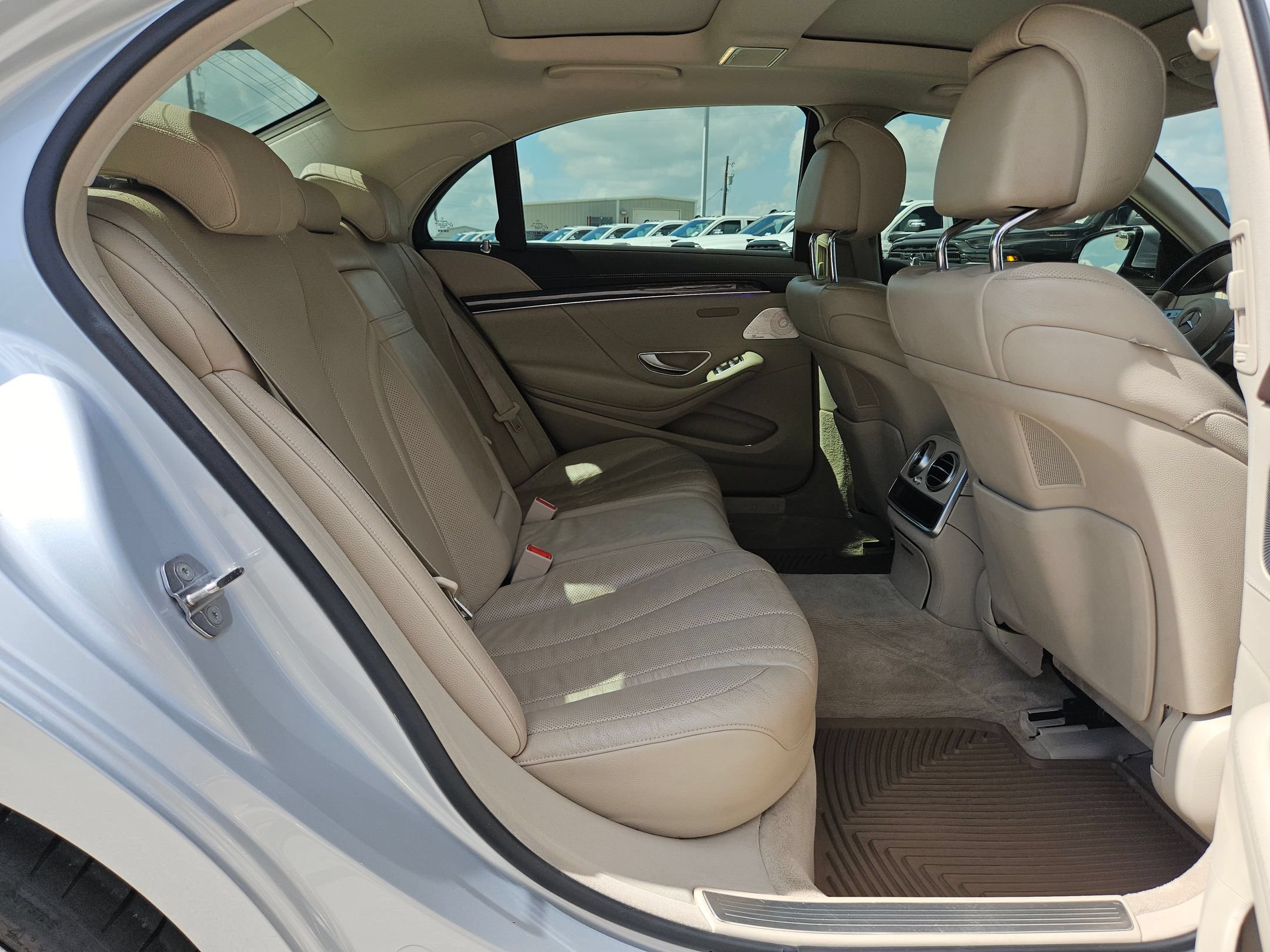 Used 2019 Mercedes-Benz S 450 Sedan image 25
