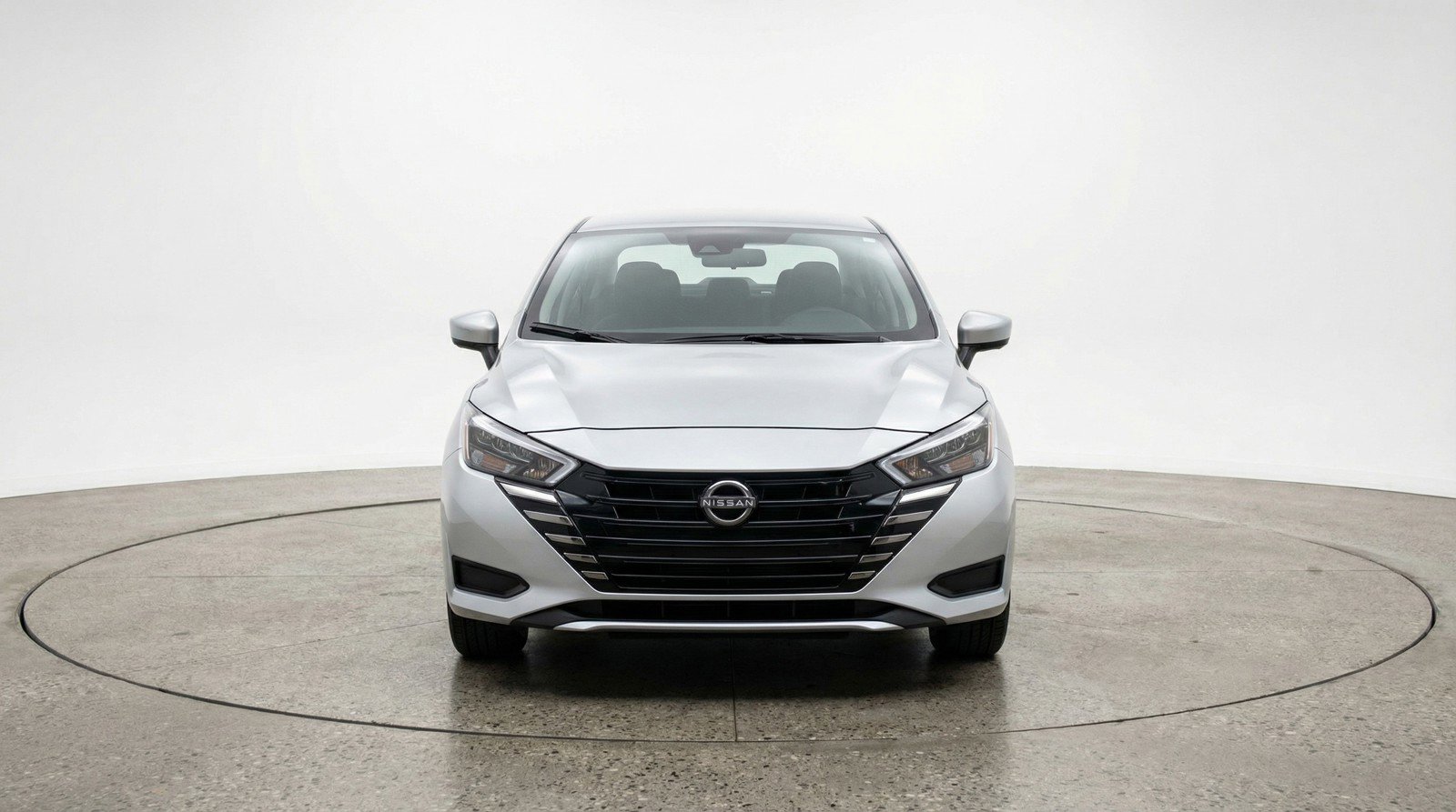 Used 2025 Nissan Versa SV image 2