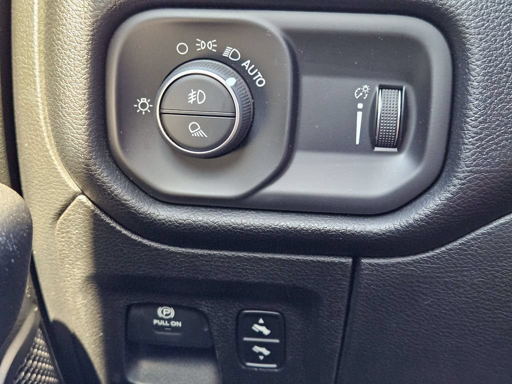 Used 2020 RAM 1500 Big Horn AWD/4WD image 26