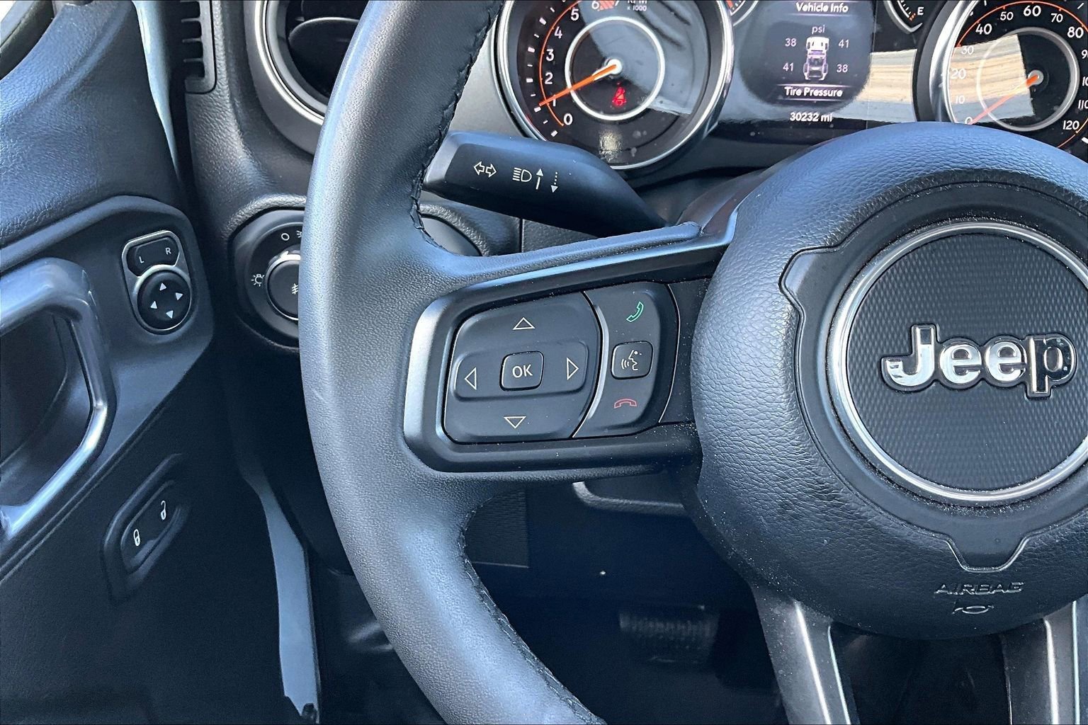 Used 2023 Jeep Wrangler Sport S image 11