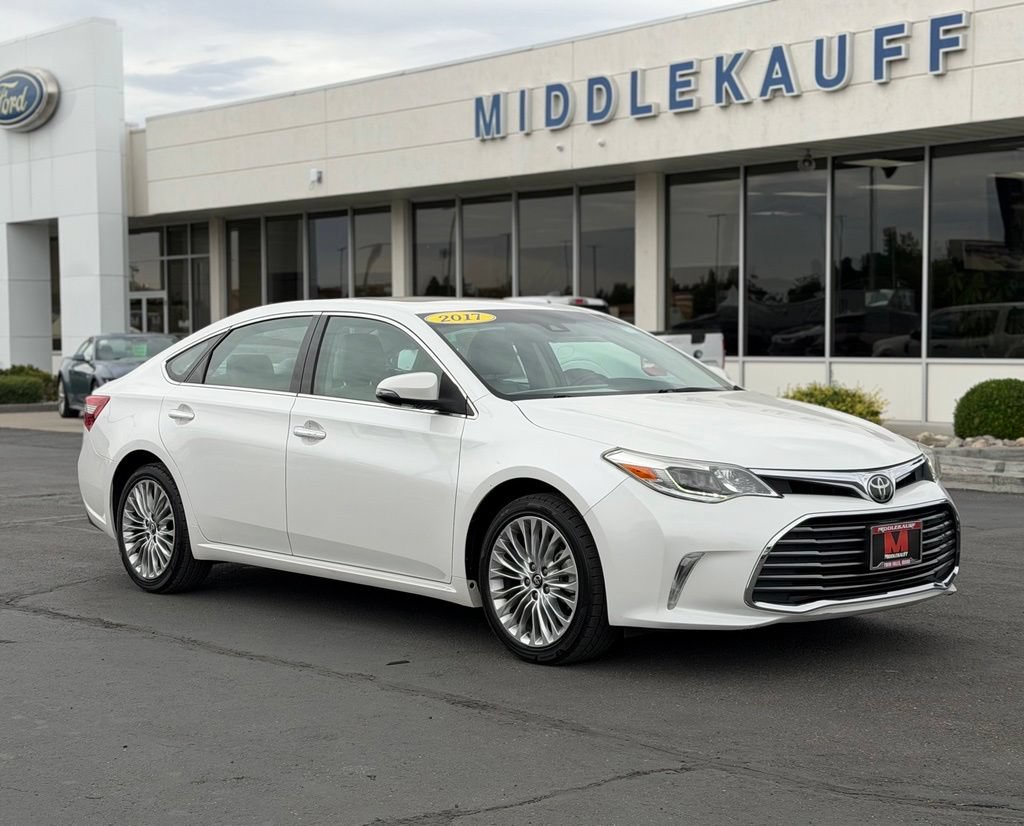Used 2017 Toyota Avalon Limited w/ All Weather Liner Package