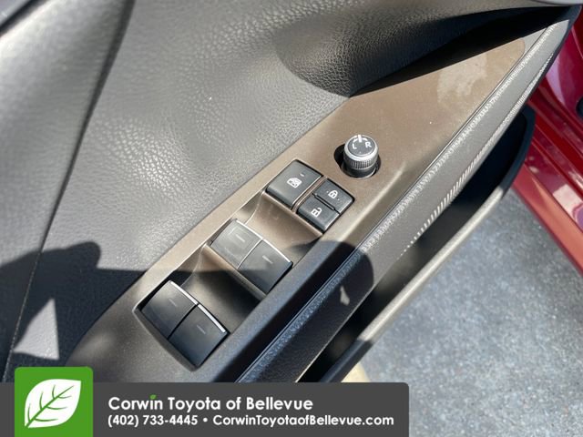Used 2022 Toyota Camry XLE w/ Navigation Upgrade Package FWD image 19